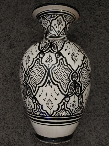 Vase en céramique noir et blanc fait main Safi Maroc